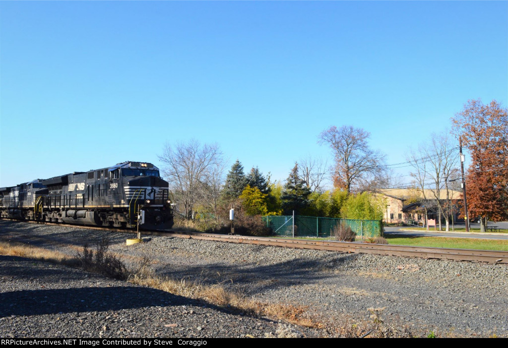 NS 3660 Approaching the Automatic car ID Readers.   